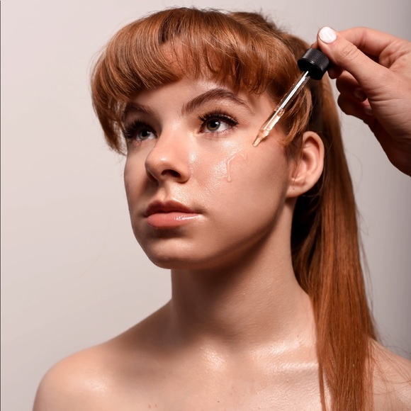 AAYU 100% ORGANIC HAND MADE FACIAL OIL - Picture 3 of 5